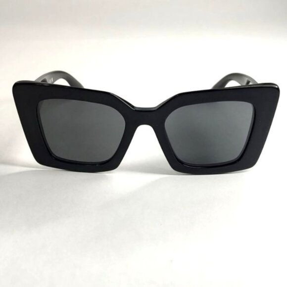 Burberry Daisy Square Oversized Sunglasses BE4344 Black Gold Logo - Picture 5 of 16